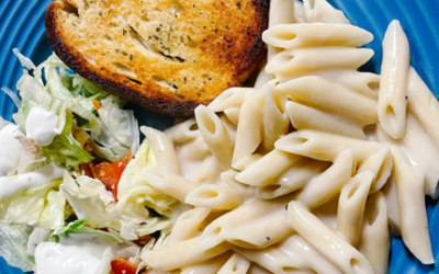 Fettuccine Alfredo with Salad and Garlic Bread: A Budget-Friendly Meal for 6